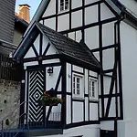 300 Jahre Altes Haus In Der Historischen Altstadt Апартаменты